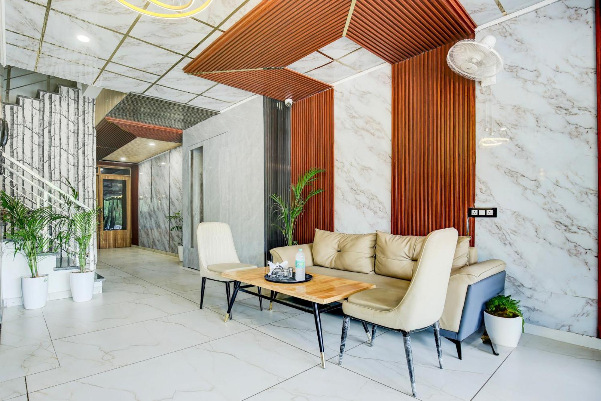 Hotel O Platinum Zirakpur Exterior foto
