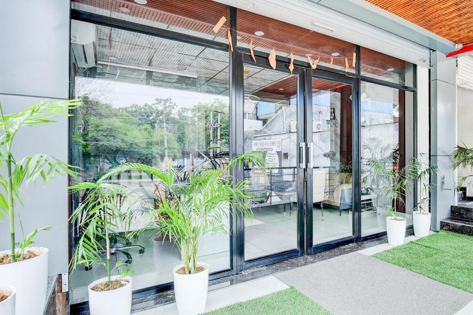 Hotel O Platinum Zirakpur Exterior foto