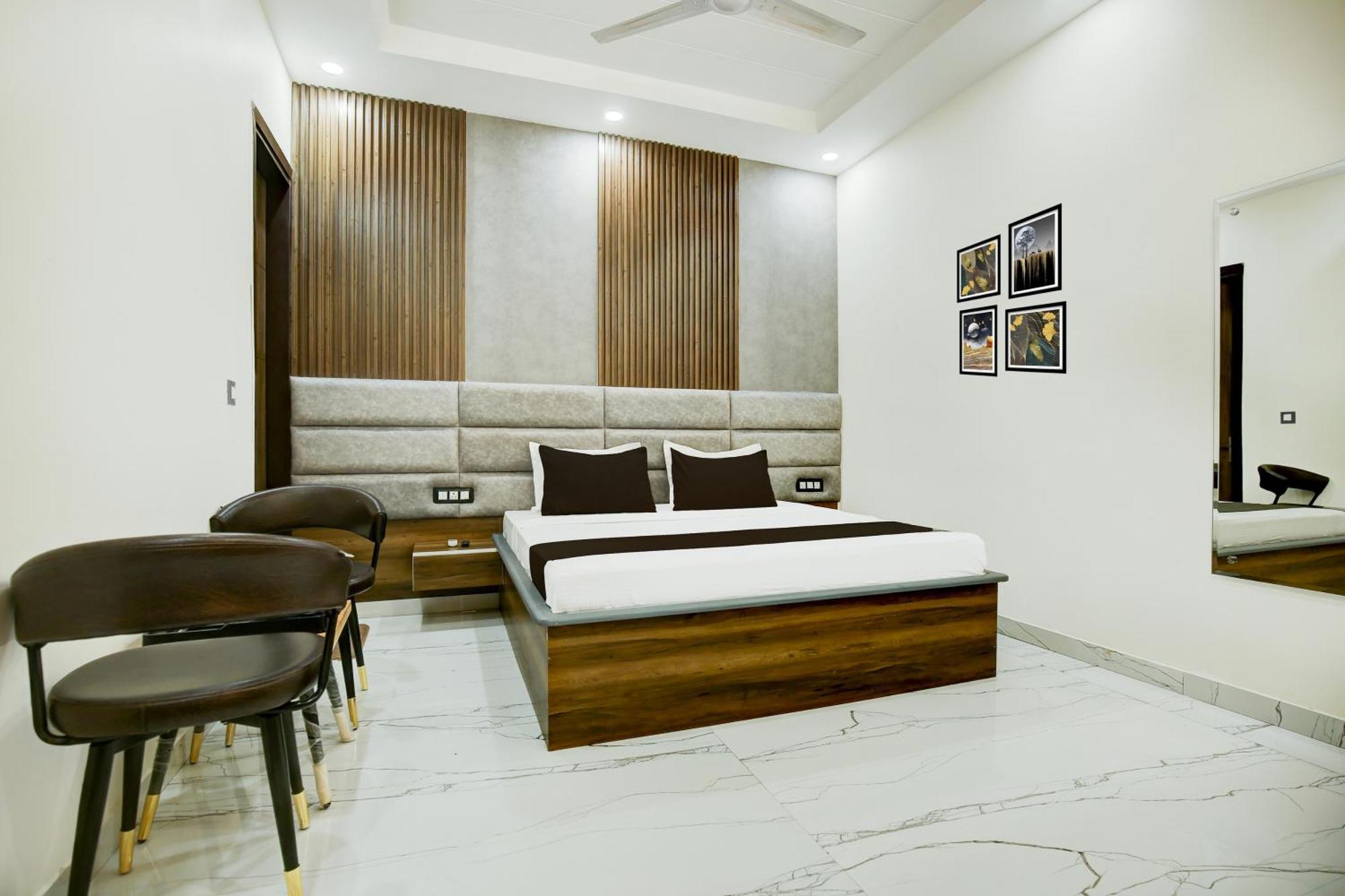 Hotel O Platinum Zirakpur Exterior foto